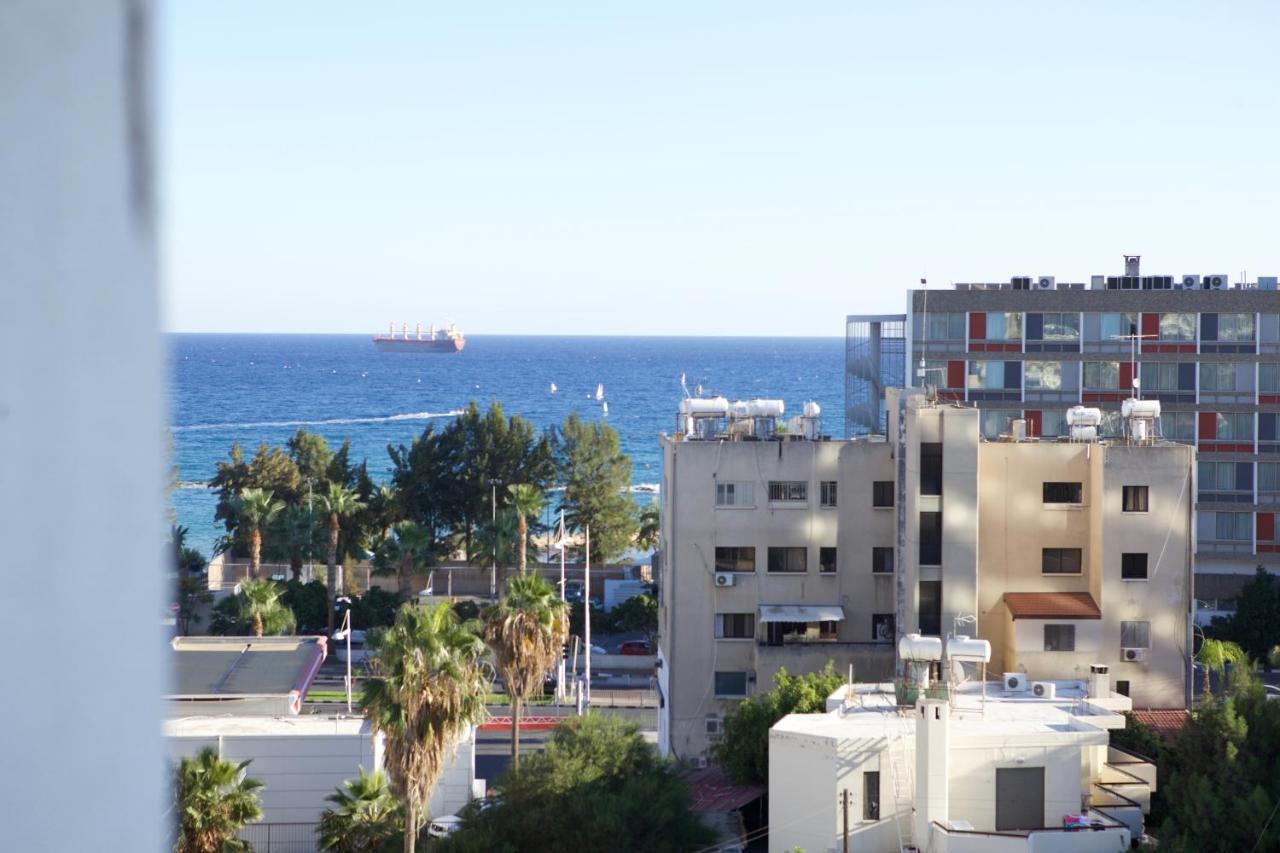 Seaside Spacious Apartment With Sea View Limasol Buitenkant foto